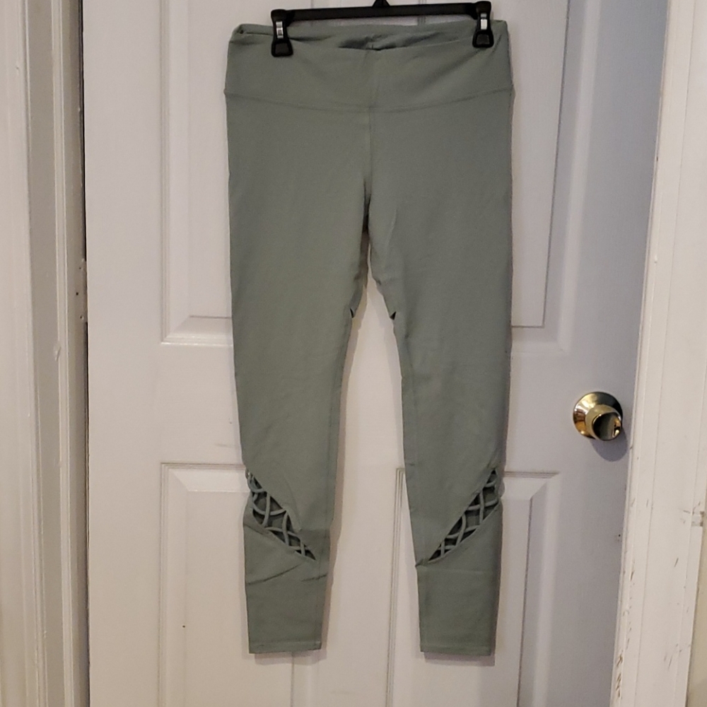 Alo yoga sage tights with cutouts on legs
